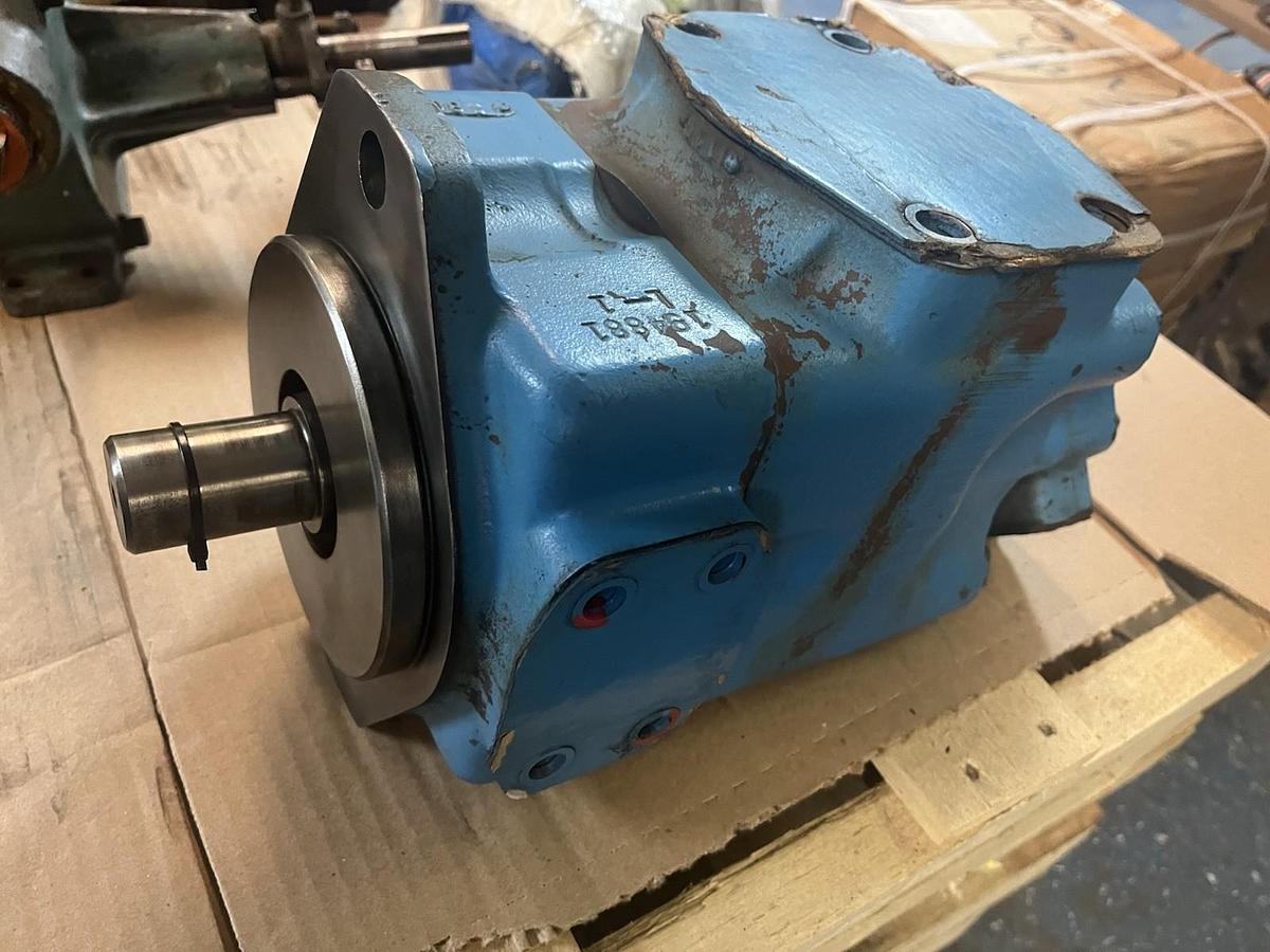 Used VICKERS,4520V-60A14-1BA20-283-B-90/0,HYDRAULIC VANE PUMP