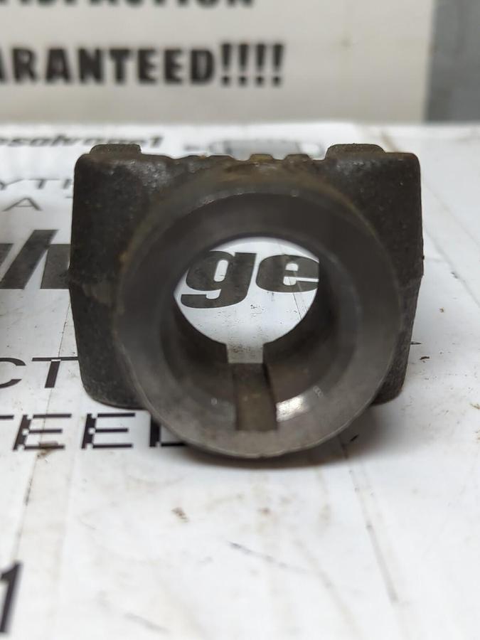 NEAPCO,10-0493,1 INCH POWER TAKE OFF YOKE END 1/4 INCH KEY NOS