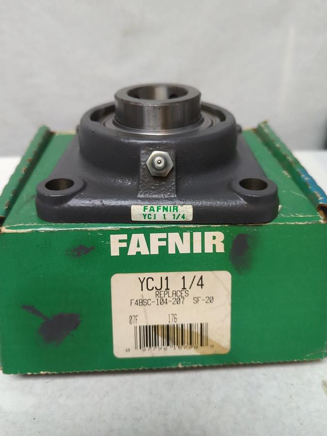 FAFNIR,YCJ1 1/4,FLANGE MOUNT BEARING 1-1/4 INCH BORE NOS