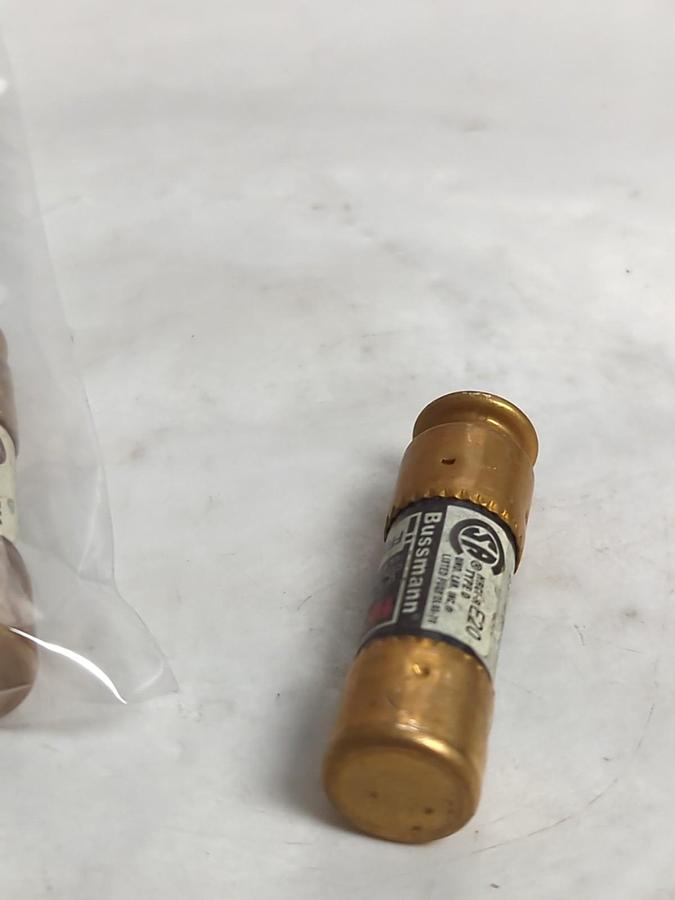 Used COOPER BUSSMANN,FRN-R-1-6/10,FUSETRON 1-6/10 AMP FUSE LOT OF 2 PRE-OWNED