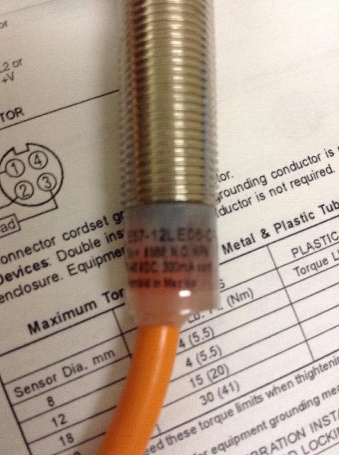 Eaton Cutler-Hammer,E57-12LE06-CP,Tubular Inductive Proximity Sensor New In Box