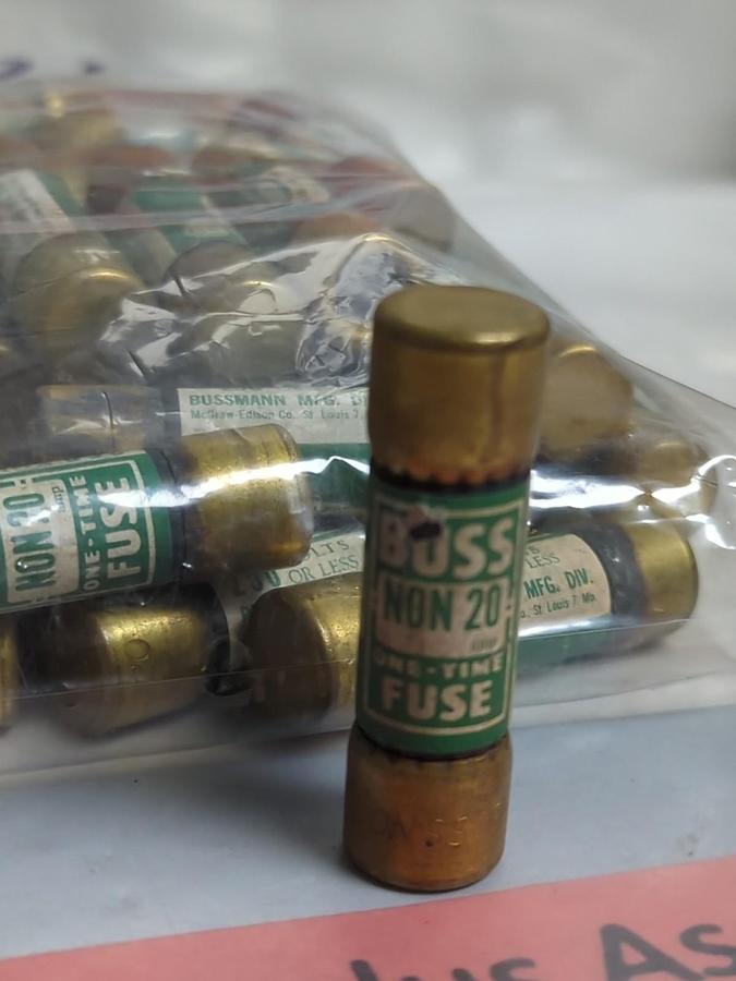 Used BUSS,NON-20,ONE-TIME 20 AMP FUSE LOT OF 66 PRE-OWNED