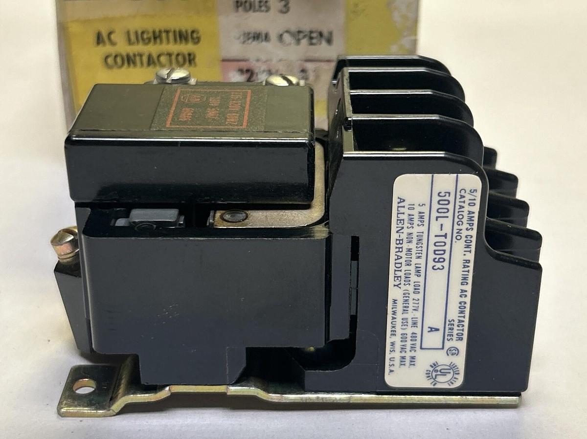 Used ALLEN BRADLEY,500L-TOD93,LIGHTING CONTACTOR SIZE 00 NEW