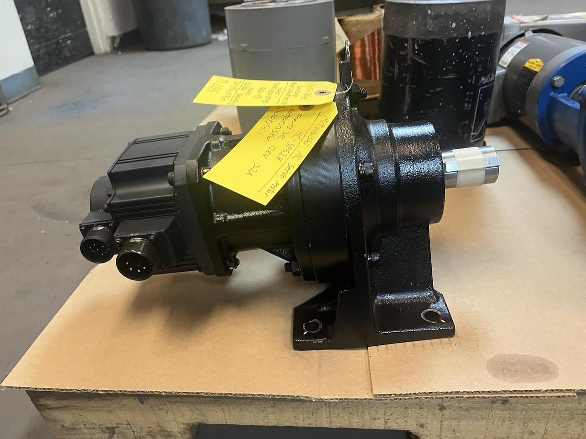 SUMITOMO,CNHX-6120-5P-43,CYCLO GEAR DRIVE W/ MITSUBISHI HC-SF52K SERVO MOTOR