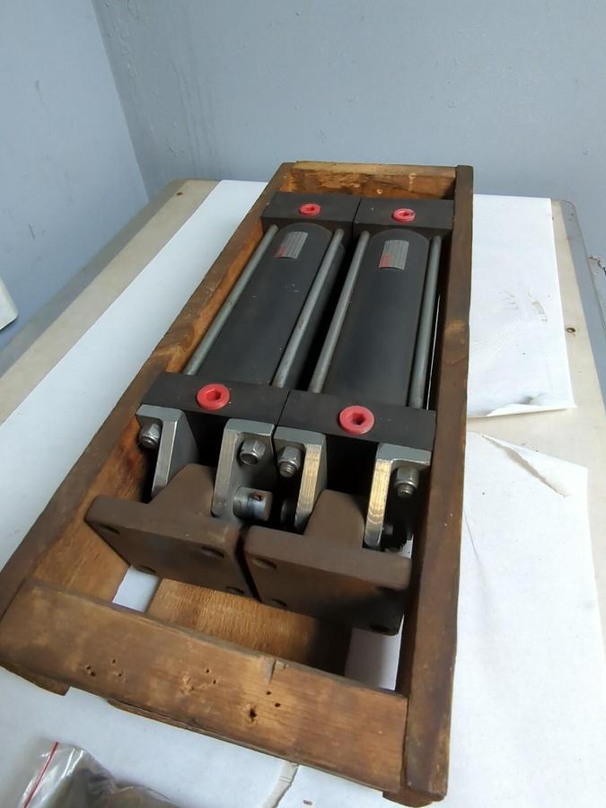 HANNA,MP1-CACC 3.25 3.00 FSM1A,CYLINDERS 3-1/4 IN BORE 3 IN STROKE LOT OF 2 NOS