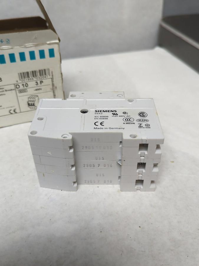 SIEMENS,5SX2 310-8,CIRCUIT BREAKER 3-POLE NOS