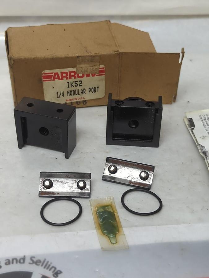 ARROW,IK52,MODULAR PIPE PORT 1/4 INCH NOS