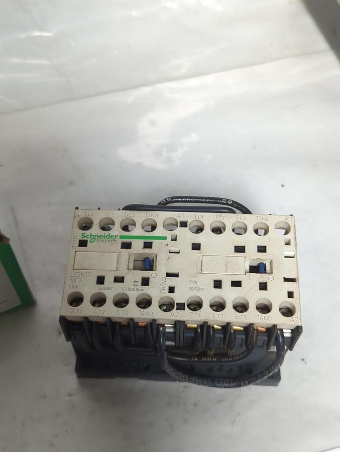 SCHNEIDER ELECTRIC,LC2K1210F7,REVERSING CONTACTOR NOS