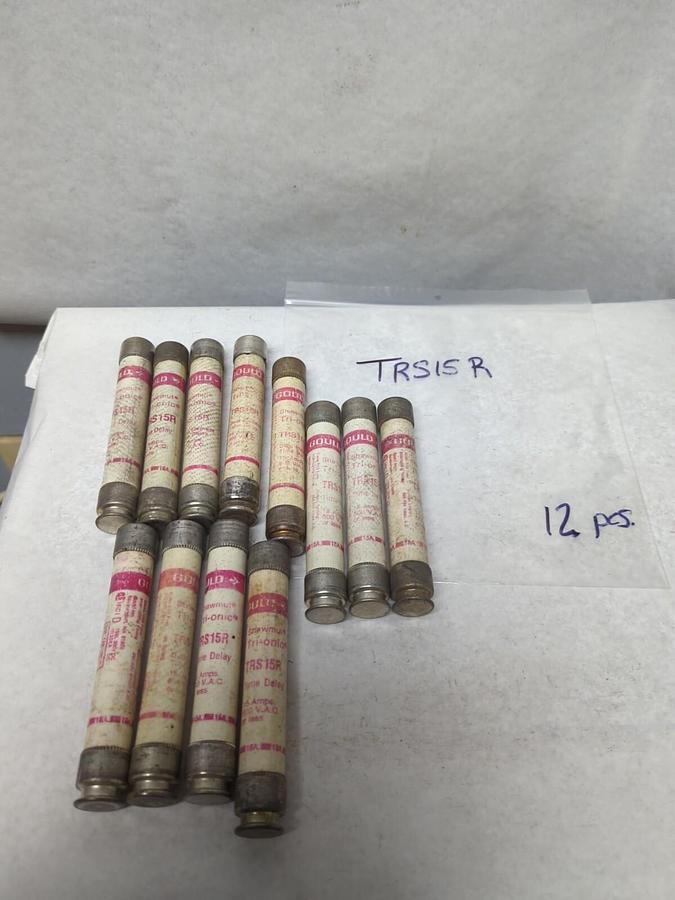 Used GOULD SHAWMUT,TRS15R,TRI-ONIC 15 AMP FUSE LOT OF 12 PRE-OWNED