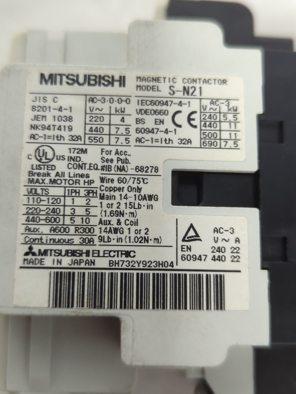 Used MITSUBISHI,S-N21,CONTACTOR PRE-OWNED