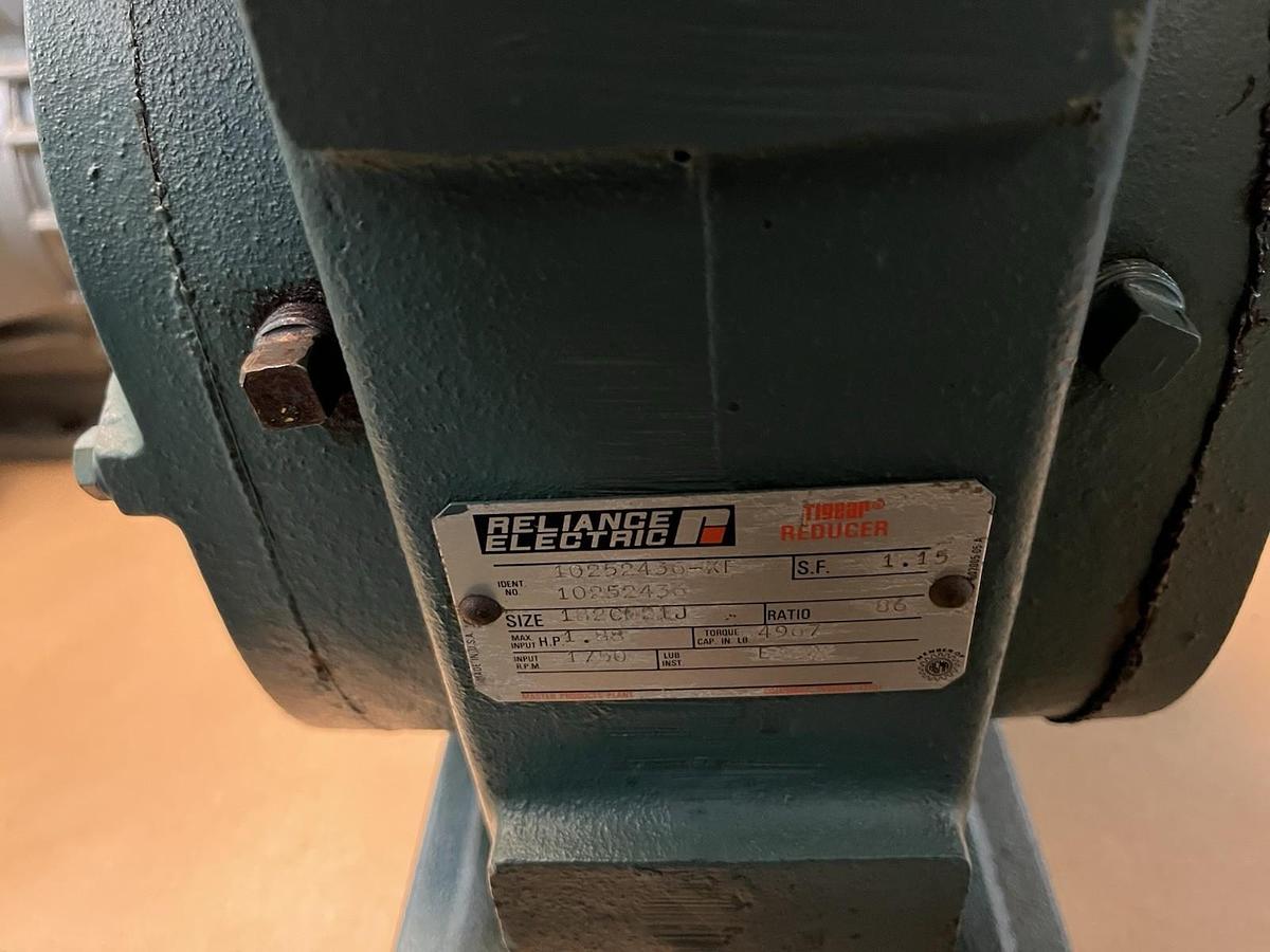 Used RELIANCE,182CM21J,GEAR REDUCER 1.88HP RATIO 86 1750RPM