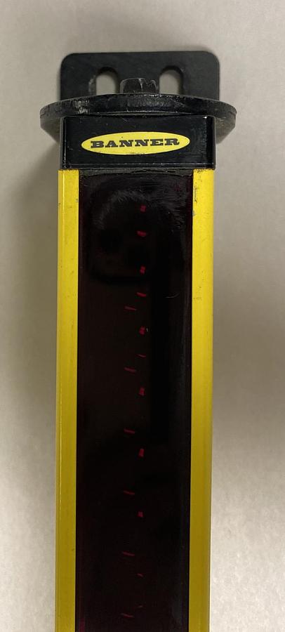 Used BANNER,SLSE30-1050Q8,EZ-SCREEN EMITTER