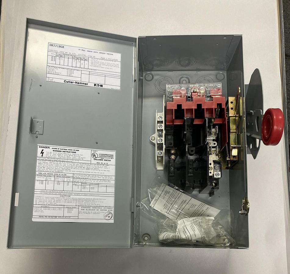 EATON CUTLER HAMMER,DH221NGK,HEAVY DUTY FUSIBLE SAFETY SWITCH 30A 240V