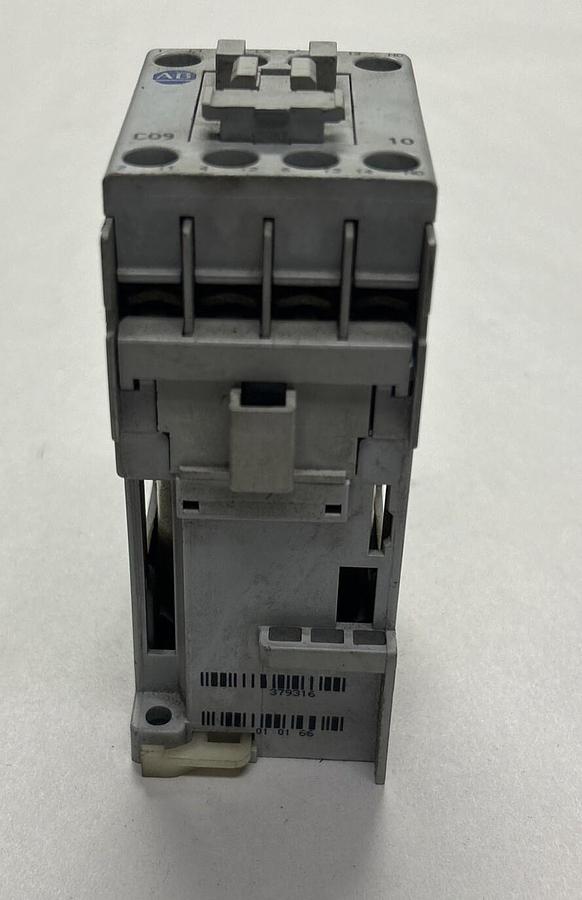 Used ALLEN BRADLEY,100-C09Z*10,CONTACTOR