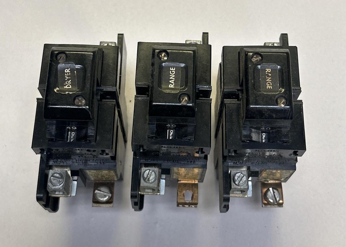 Used BULLDOG ELECTRIC,P240,PUSHMATIC CIRCUIT BREAKER 40A 120/240V 2P LOT OF 3
