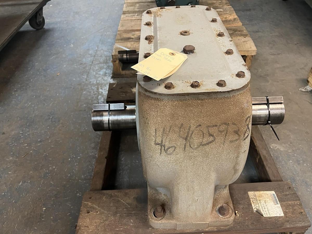 Used DORRIS,5826,GEAR REDUCER 23HP 1750RPM RATIO 25.976 SHAFTS 2-3/4 & 1-3/8"