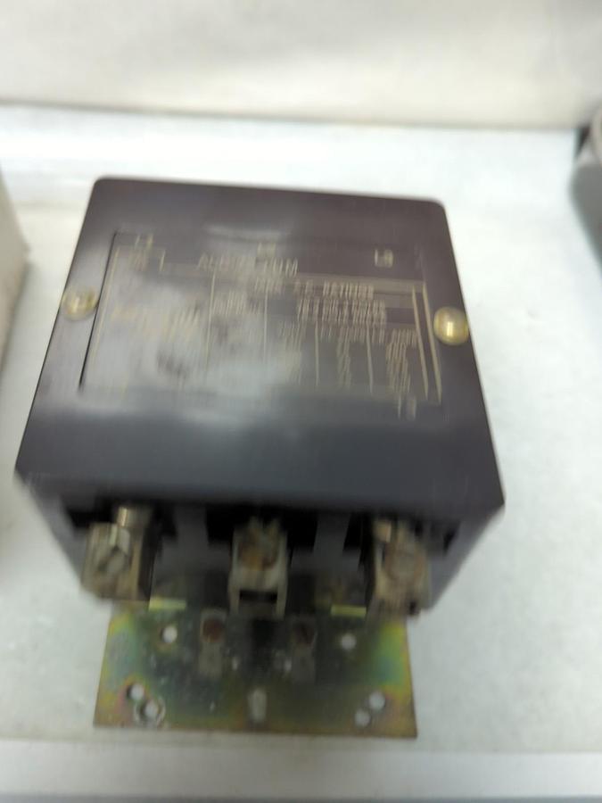 Used ARROW HART,ACC-730-UM,3-POLE MAGNETIC CONTACTOR 93 AMP 600 VAC PRE-OWNED