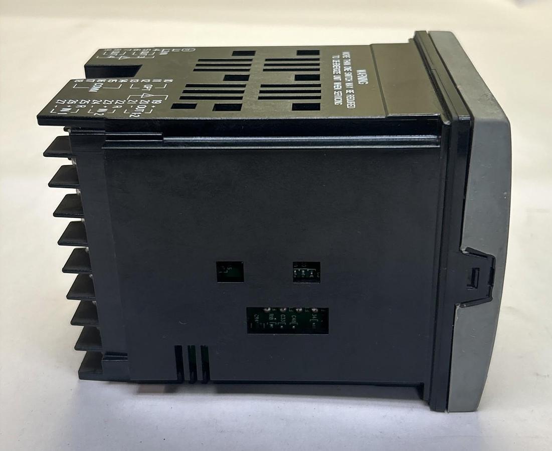 Used HONEYWELL,DC2500-CE-1A00-200-00000-E0-0,UNIVERSAL DIGITAL CONTROLLER