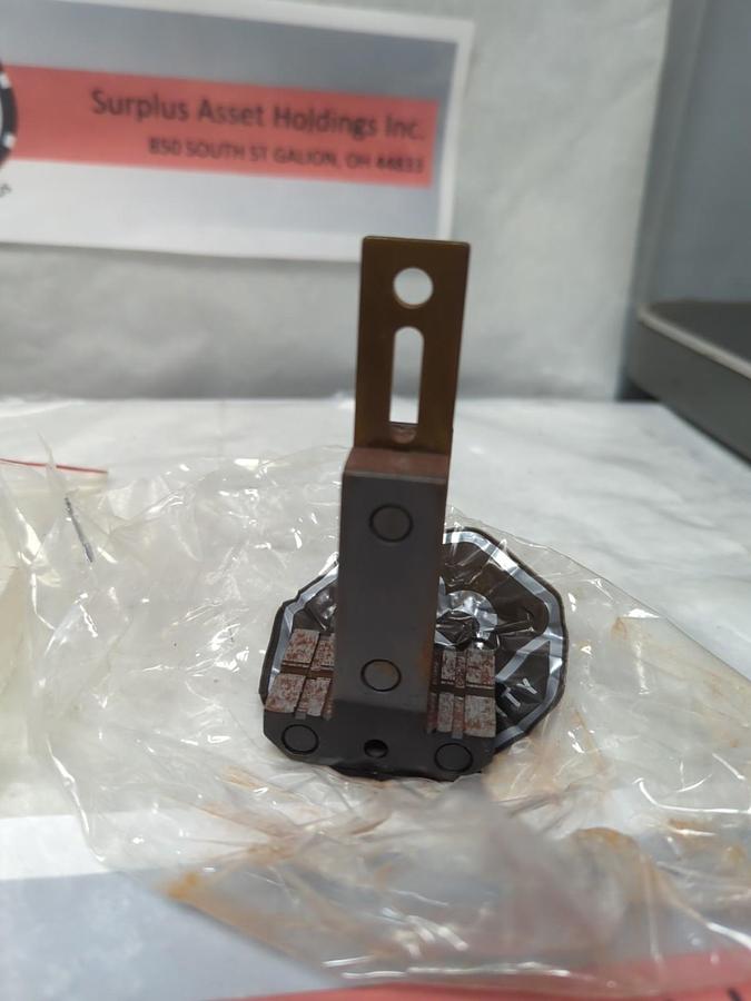 Used ALLEN BRADLEY,X-49723,PLUNGER FOR OLD STYLE 2 PRE-OWNED