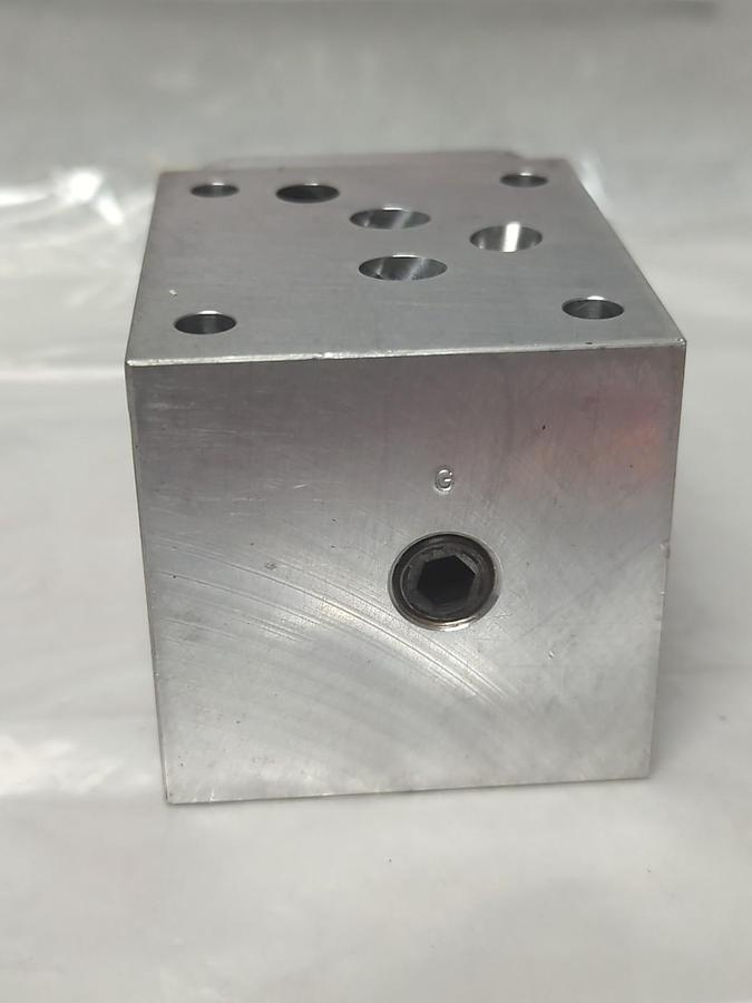 SUN HYDRAULICS,BBP9KF3,MANIFOLD VALVE NOS