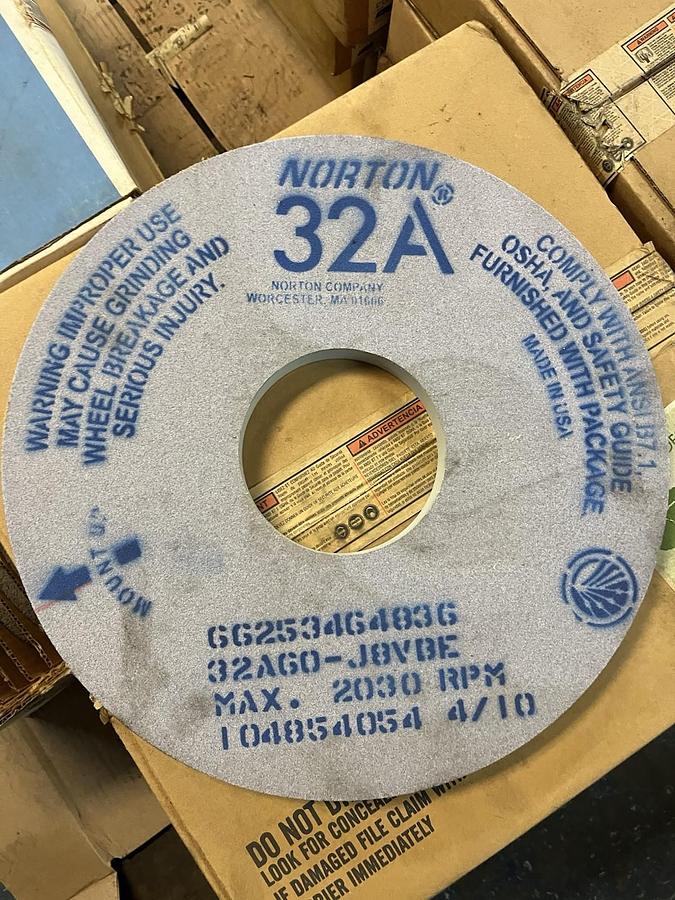 Used NORTON,32AG0-J8YBE,GRINDING WHEEL 32A 2030RPM 16X1X5