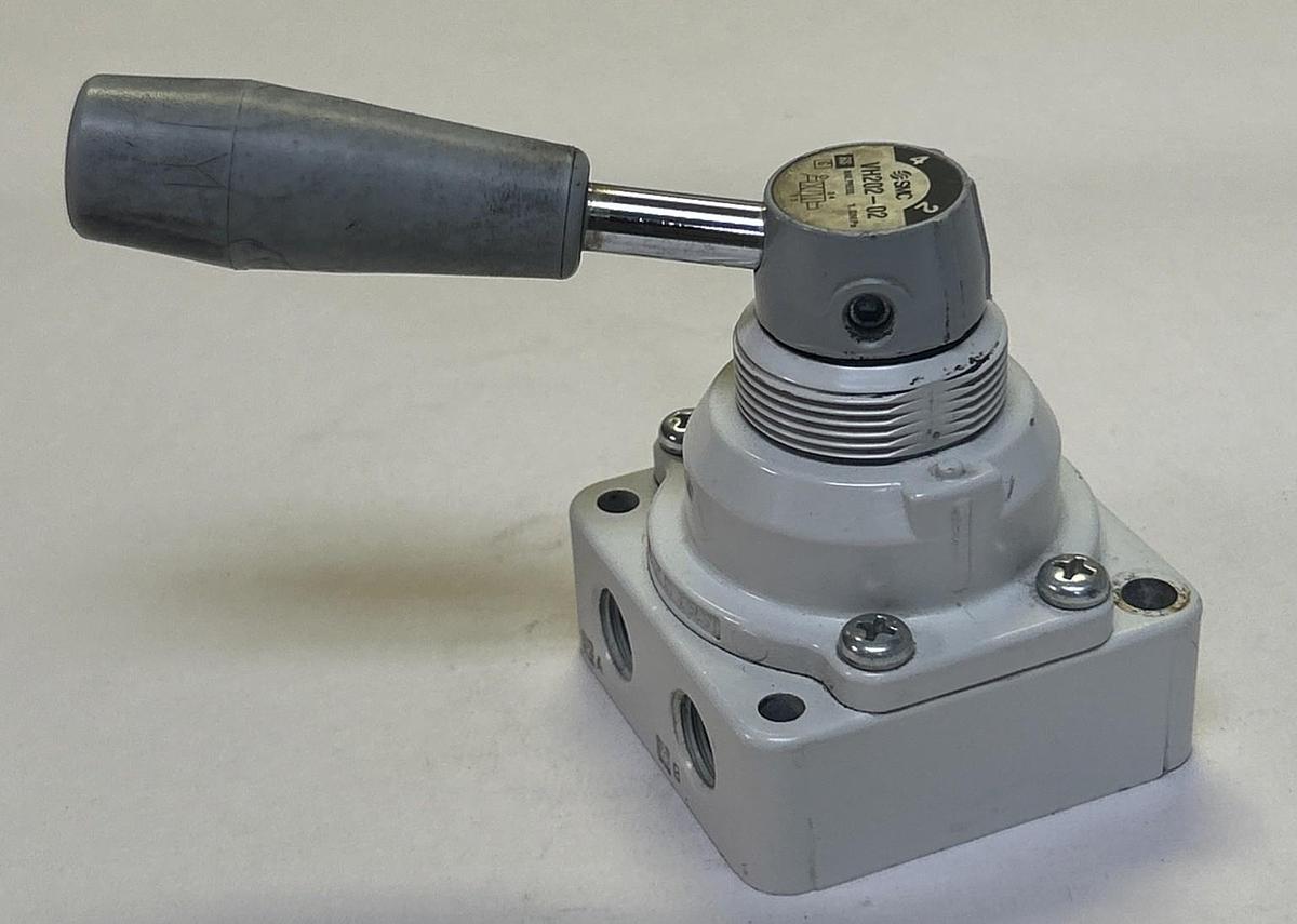 Used SMC,VH202-02,MANUAL PNEUMATIC VALVE