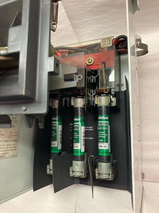 Cutler Hammer,30 Amps,12 INCH MCC Dual BREAKER/FUSED Disconnect Bucket 30A 480V