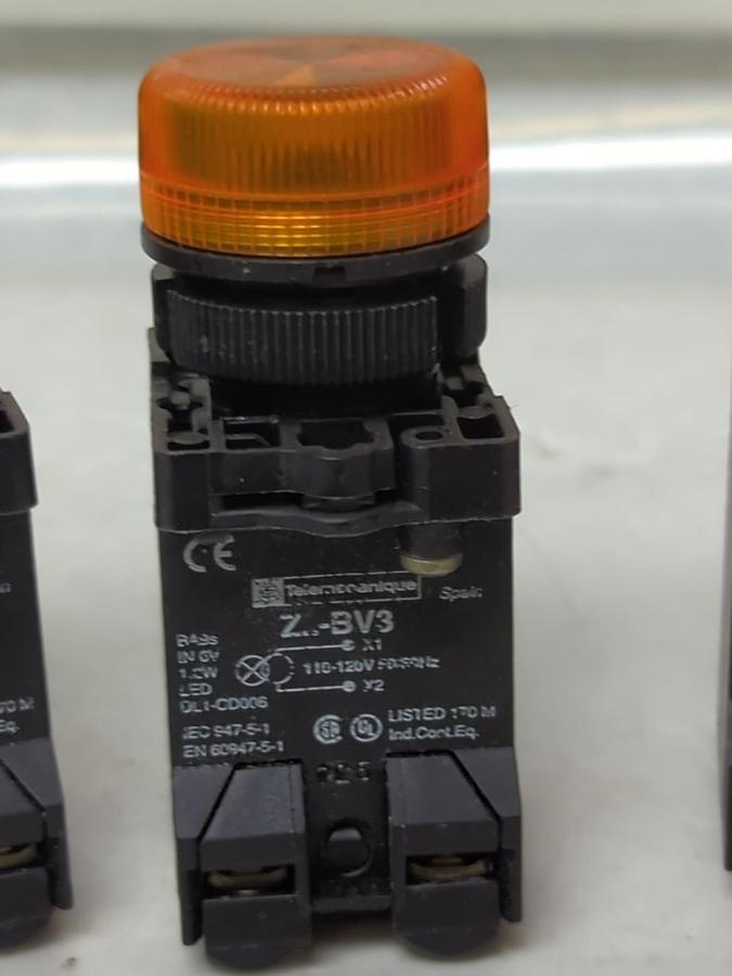 Used TELEMECANIQUE,Z-BV3,INDICATOR LAMP RED/AMBER/GREEN LOT OF 3 PRE-OWNED