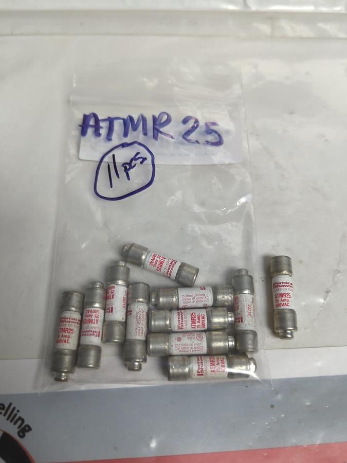 Used FERRAZ SHAWMUT,ATMR25,CLASS CC 25 AMP FUSE LOT OF 11 PRE-OWNED