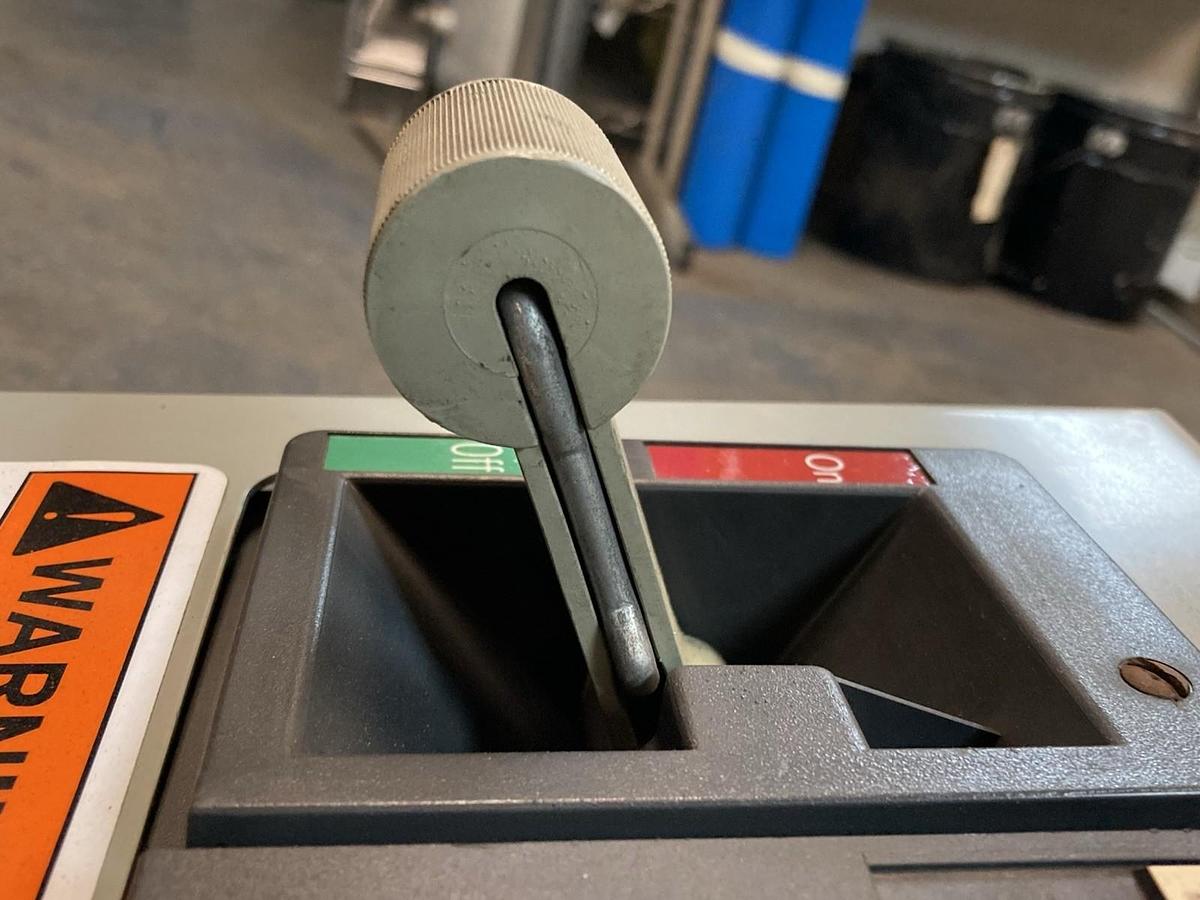 Used Cutler Hammer,100 Amps,18 INCH MCC Disconnect Feeder Bucket 480V 60Hz