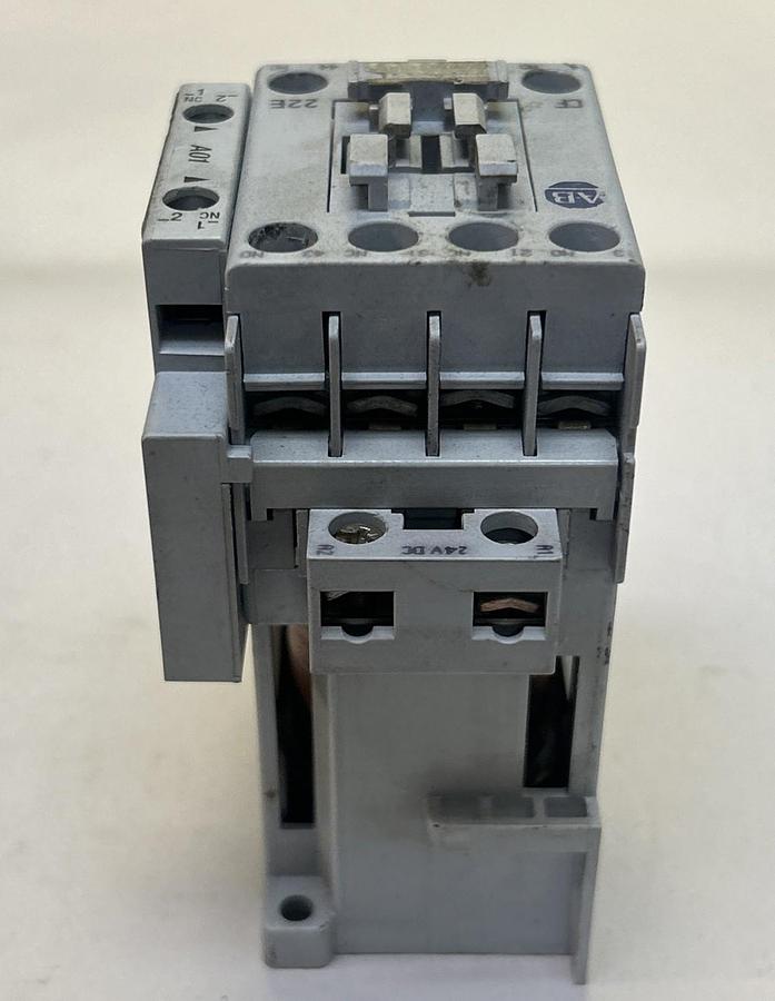 Used ALLEN BRADLEY,700-CF220Z*,CONTACTOR 24VDC COIL