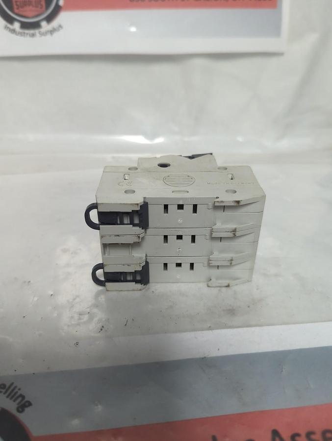 Used ALLEN BRADLEY,1492-FB3C30-L,SERIES B FUSE HOLDER 30A 600V PRE-OWNED