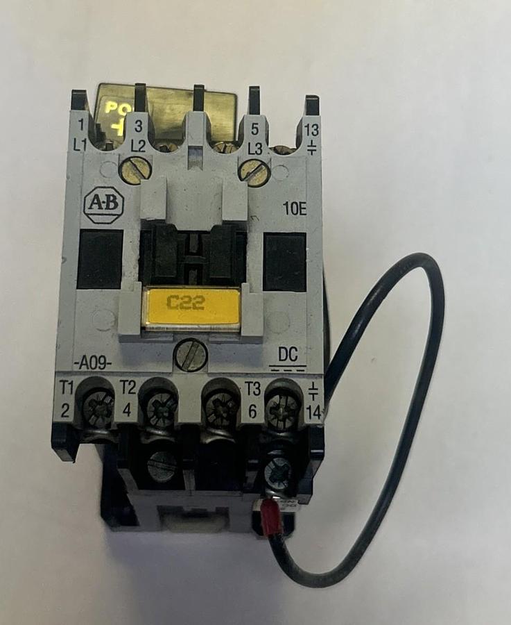Used ALLEN BRADLEY,100-A09NZ*3,CONTACTOR 24V COIL