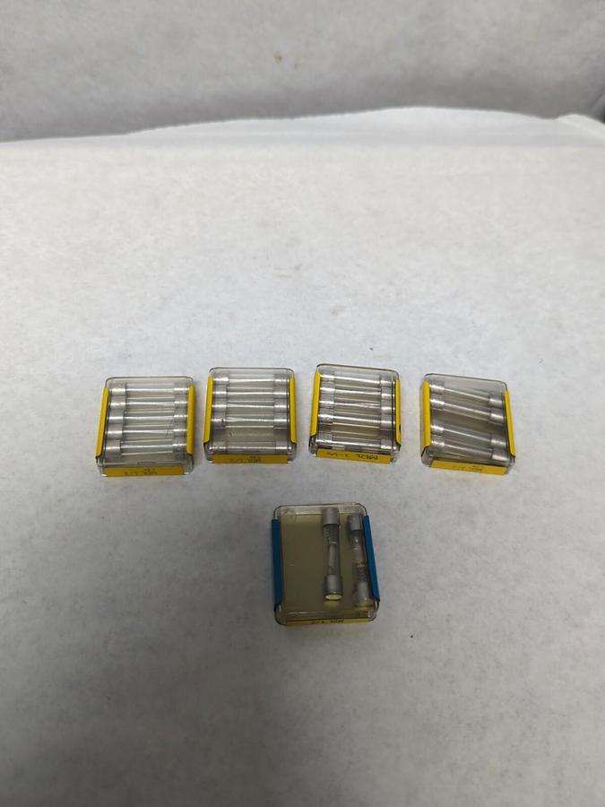 COOPER BUSSMANN,MDL 1/2,GLASS FUSES LOT OF 21 NOS