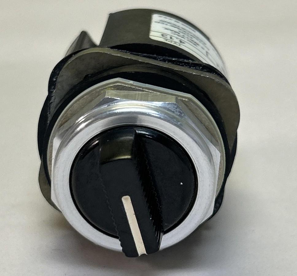 ALLEN BRADLEY,800T-U29,POTENTIOMETER 10K OHMS NOS