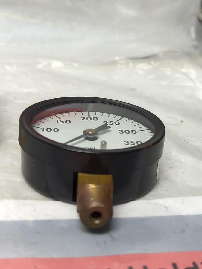 ASHCROFT,N0. 1000,GAUGE 2-1/2 IN FACE 1/4 IN NPT BOTTOM CONNECTION 400 PSI NOS