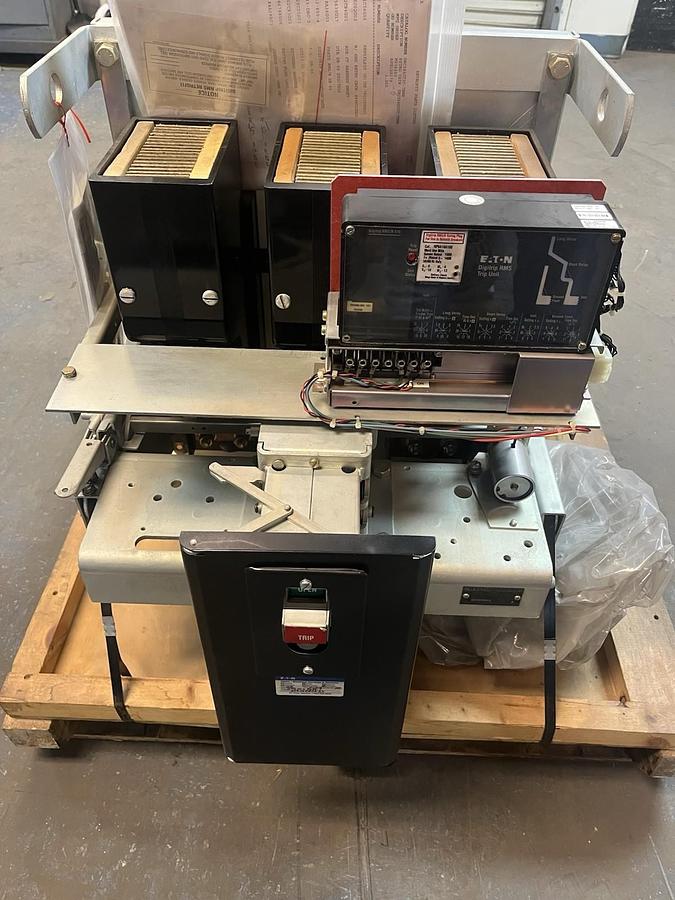 Used WESTINGHOUSE,DB-50,AIR CIRCUIT BREAKER 1600A EATON DIGITRIP RMS TRIP UNIT