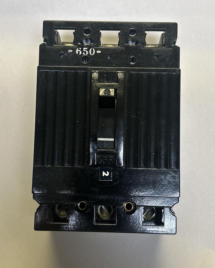 GENERAL ELECTRIC,TE132020,CIRCUIT BREAKER 20A 240V 3P NOS