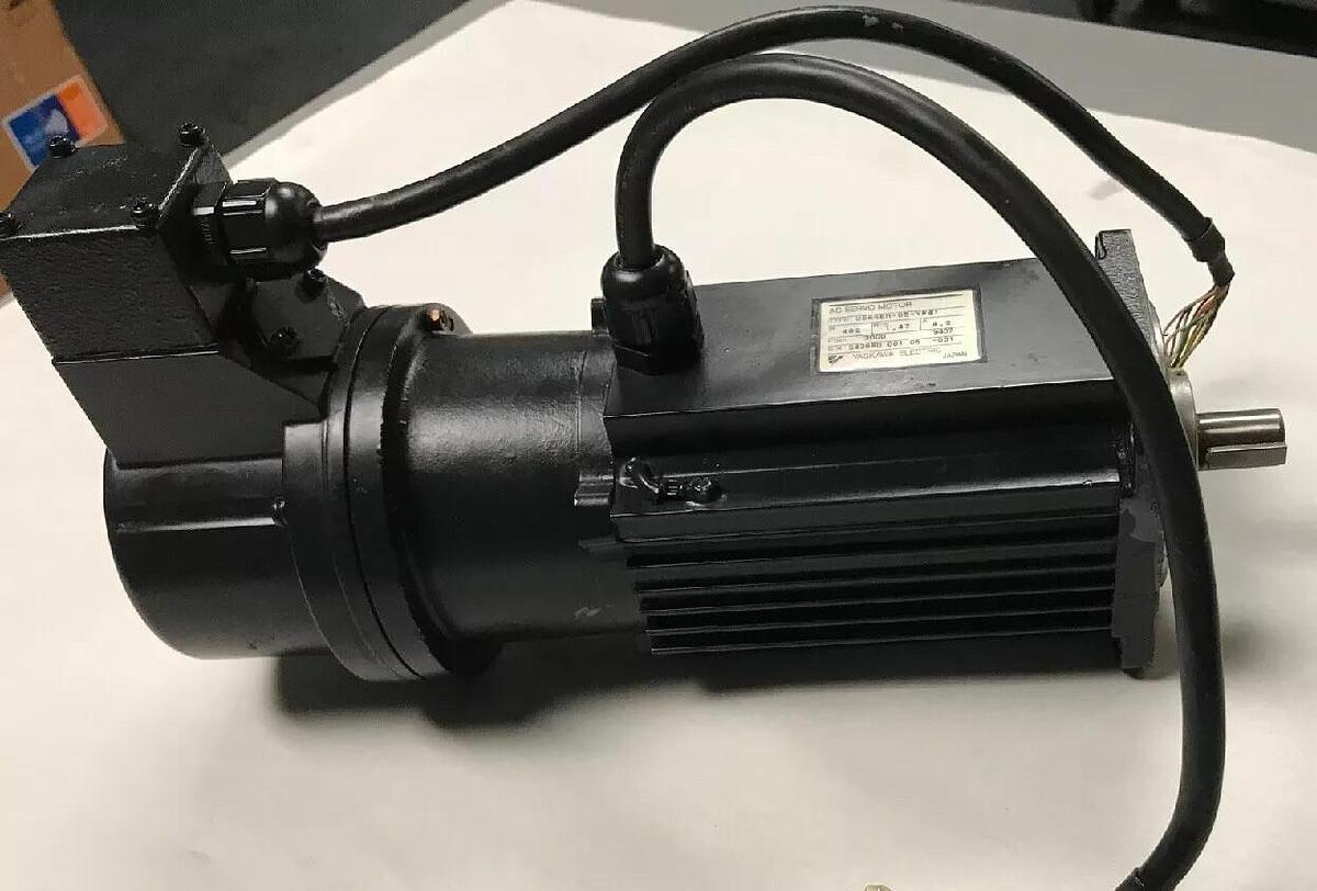 Used Yaskawa Electric,USASEM-05-YR41,SERVO MOTOR with Encoder UTMAH-B15AS1P