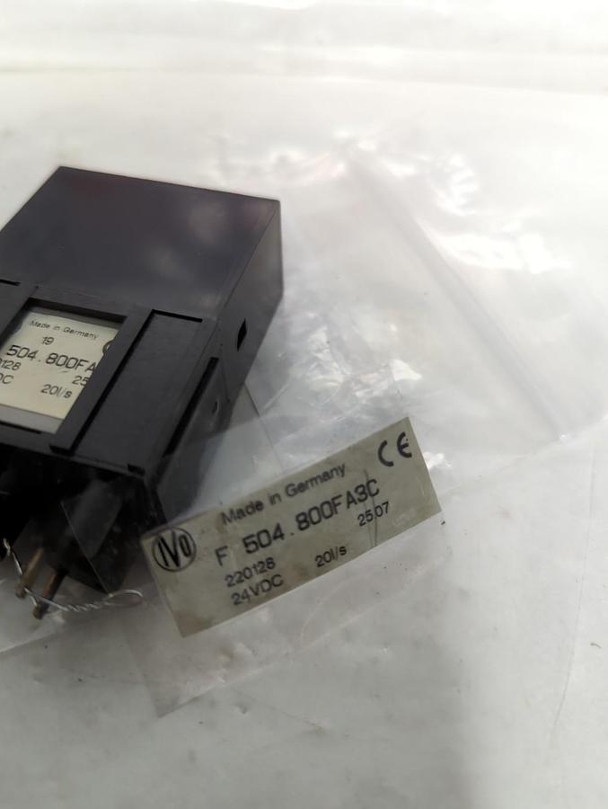 Used IVO,F 504.800FA3C,INDUSTRIAL IMPULSE COUNTER 24VDC PRE-OWNED