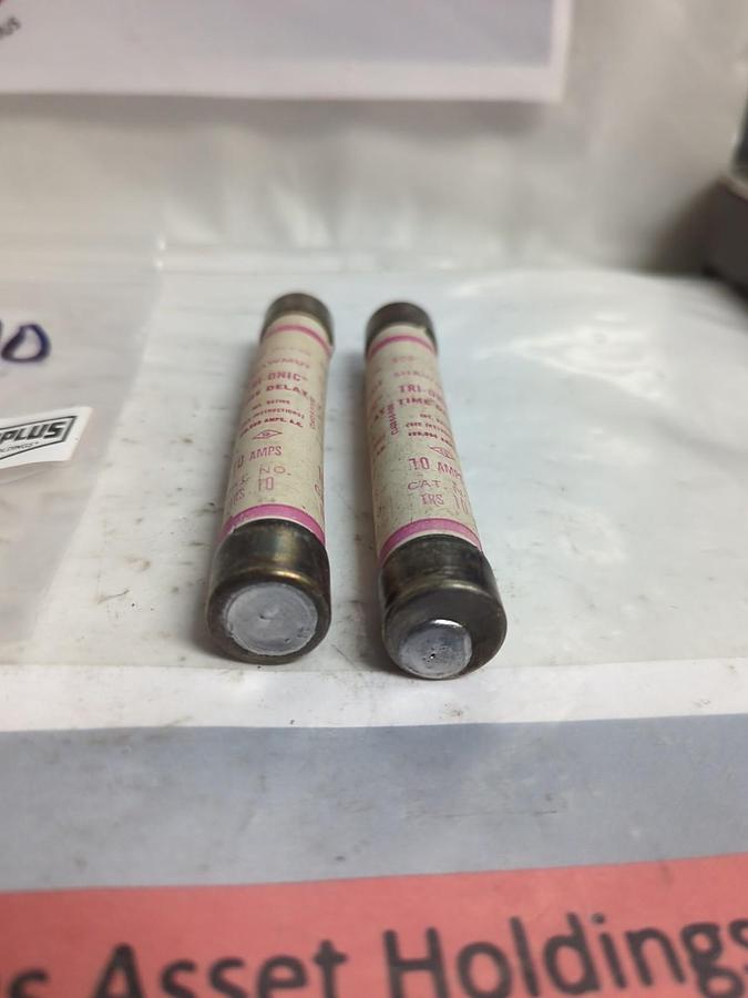 Used GOULD SHAWMUT,TRS10,TRI-ONIC 10 AMP FUSE LOT OF 2 PRE-OWNED