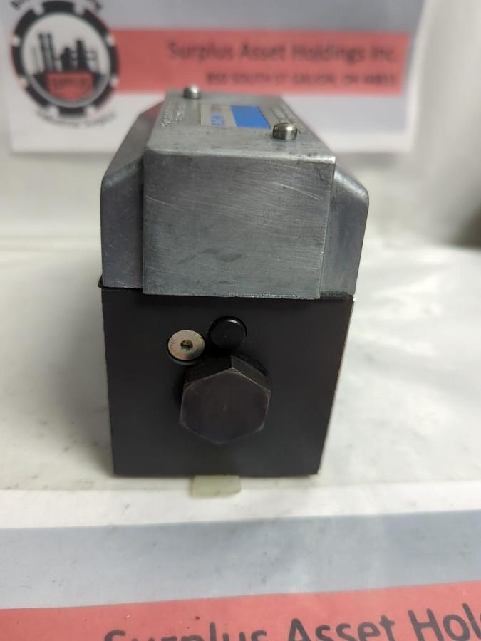Used VICKERS,DG4V4012AMWB510,DIRECTIONAL CONTROL VALVE 4500/1750 PSI 310/120 BAR