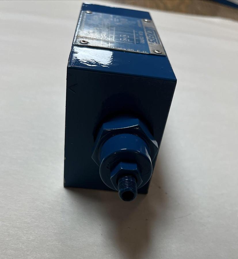 Used VICKERS,DGMFN-5-Y-A2W-B2W-30,FLOW CONTROL 867332