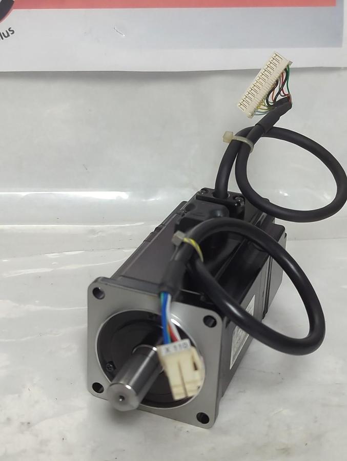 YASKAWA,SGMAS-04AGA-SU12,SERVO MOTOR W400 V200 A2.6 NOS