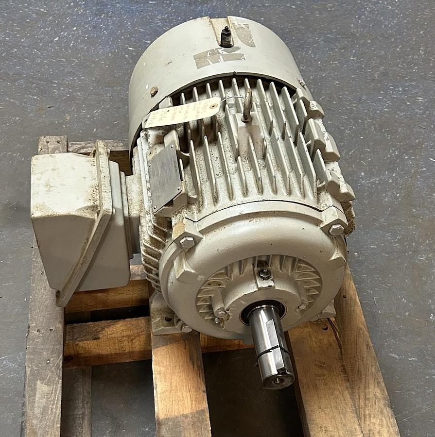 Used SIEMENS,1LE23012CM140AA3,DUAL SPEED MOTOR 20/5HP 460V 1770/880RPM 3PH 284T FRAME