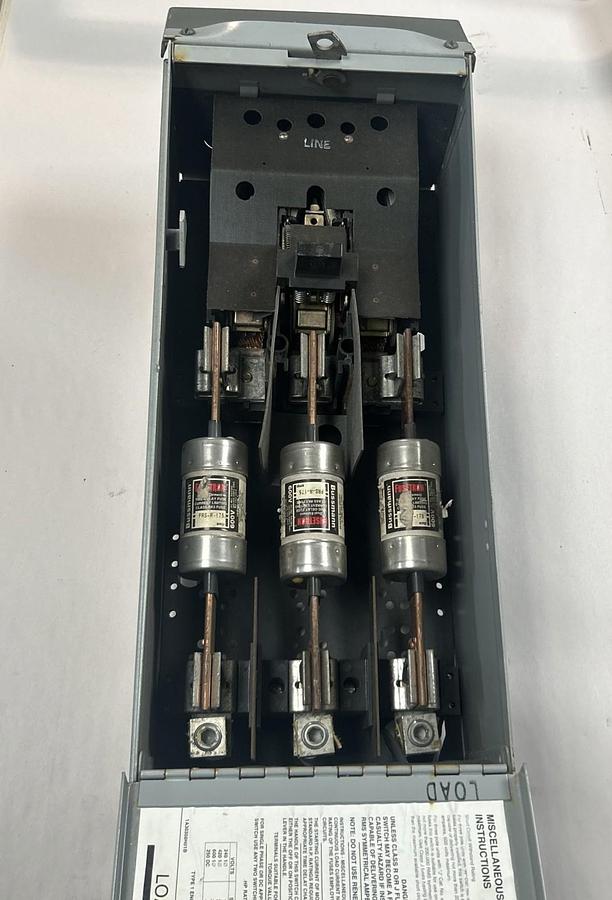Used CUTLER-HAMMER,FDPWS364R,FUSIBLE PANELBOARD SWITCH 200A 600V