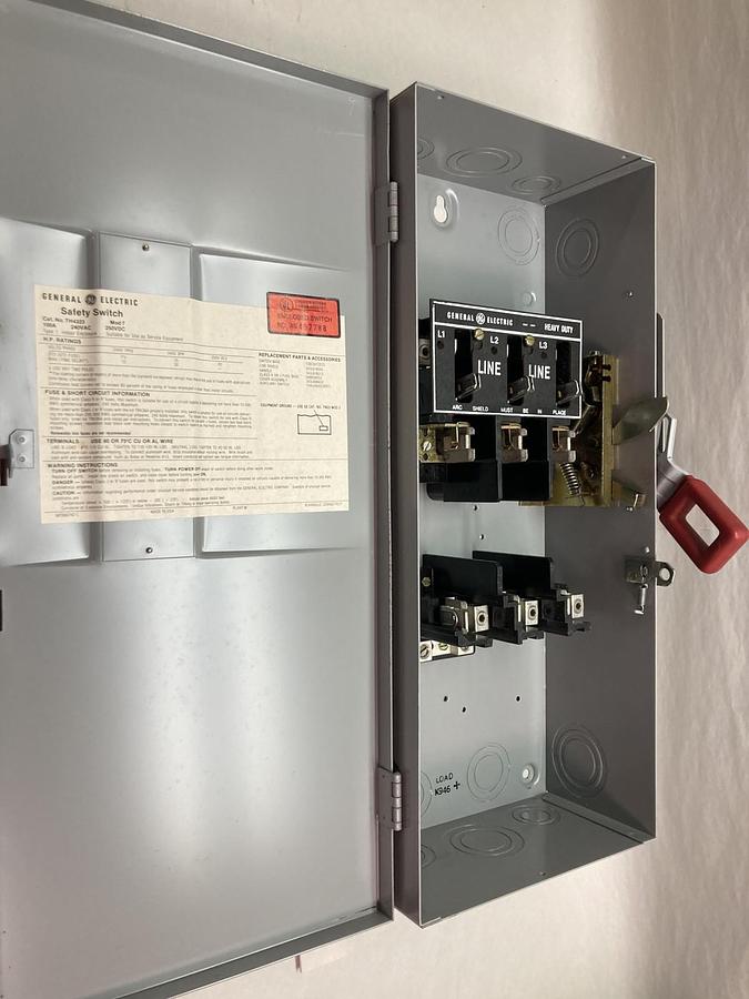 Used General Electric,TH4323,Disconnect Safety Switch 100A 240VAC 3