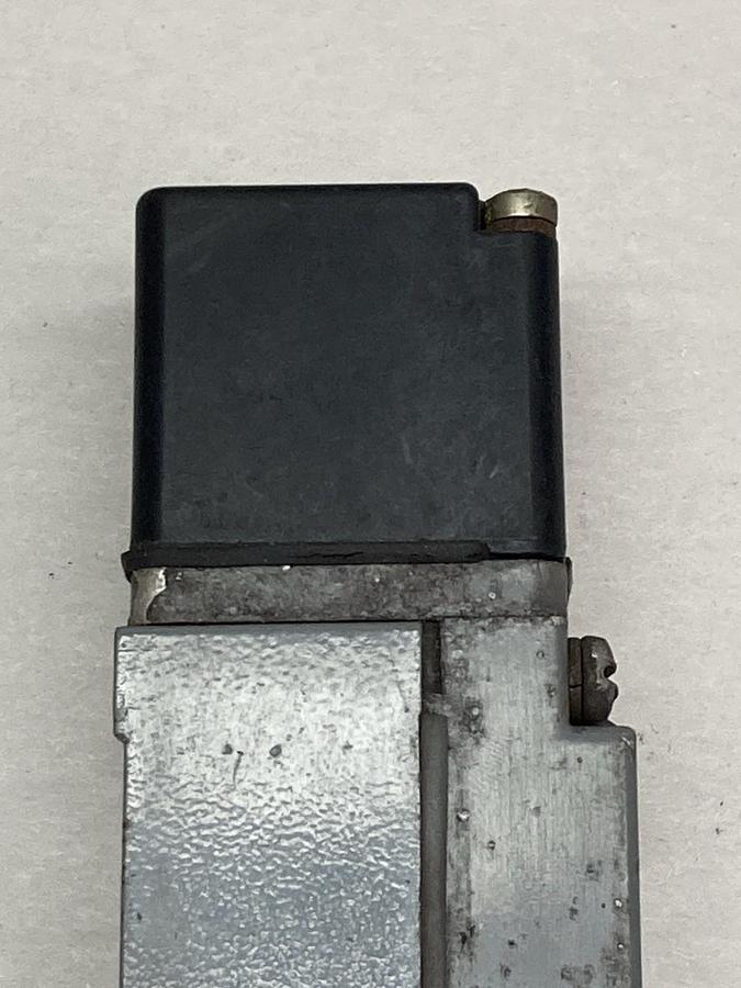 Used Cutler-Hammer,E51SAL,Photoelectric Sensor Switch Ser D1 20-264V 50/60Hz 500mA