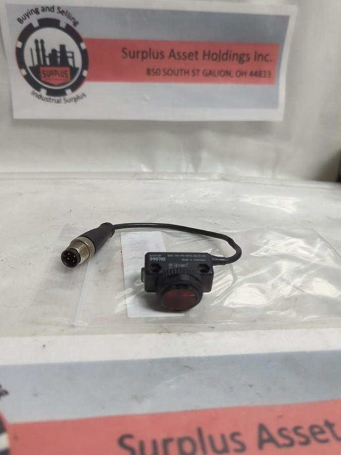 Used BALLUFF,BOS 11K-PA-1D10-00-15-24,PHOTOELECTRIC SENSOR PRE-OWNED