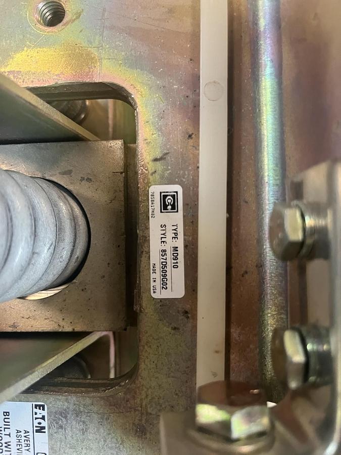 CUTLER HAMMER,MD910,DC CONTACTOR 2500 AMP 857D509G02 COIL 125VDC